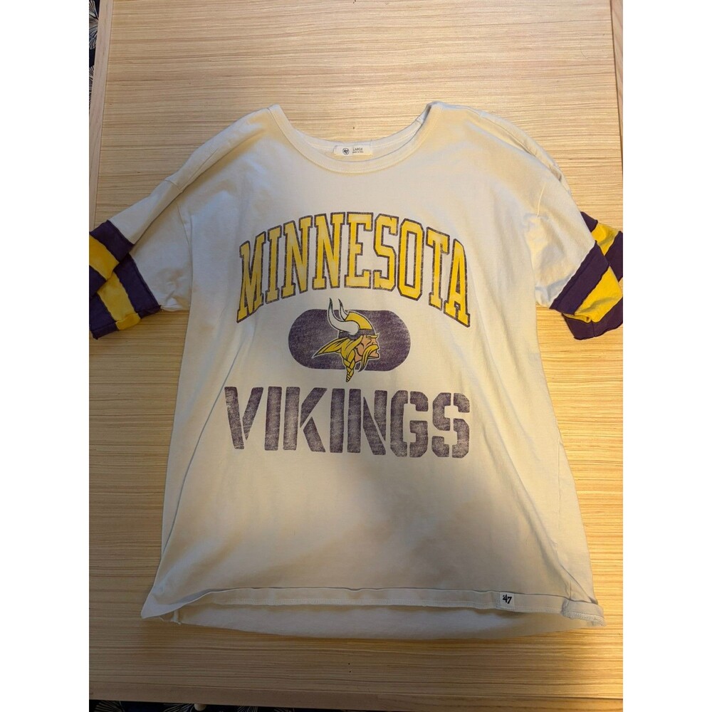 Minnesota Vikings Cream Graphic Tee with Purple & Yellow Accent - Picture 5 of 8